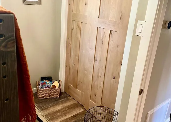 Holiday home Cozy 2br Updated In The Pines, *